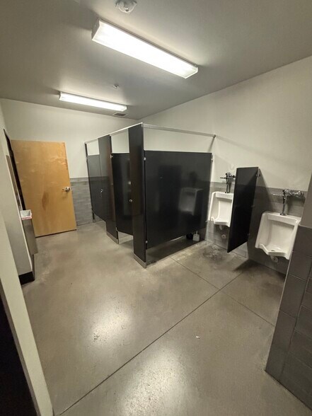 More Photos Of 3370 Drennan Industrial Loop S, Colorado Springs Flex For Lease