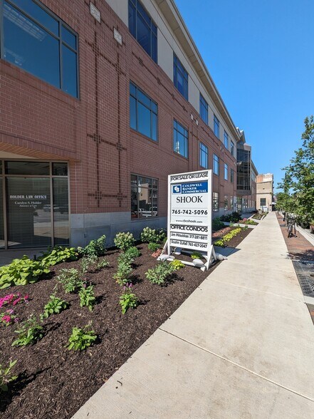 More Photos Of 415 Columbia St, Lafayette Office For Sale