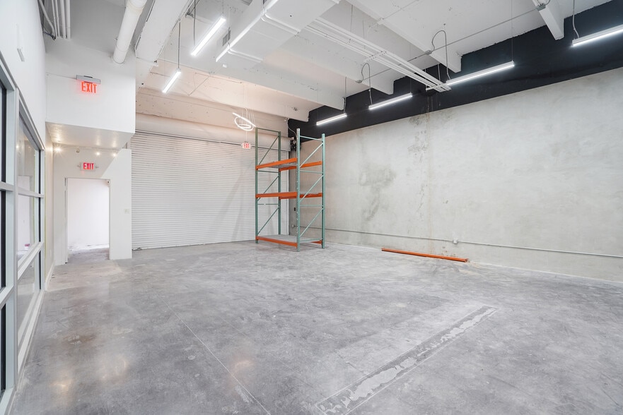 More Photos Of 10200 NW 25th St, Doral Light Distribution For Sale