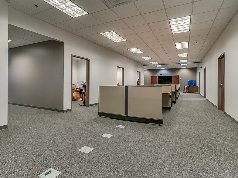 More Photos Of 9802 N Morgan Rd, Yukon Office For Sale