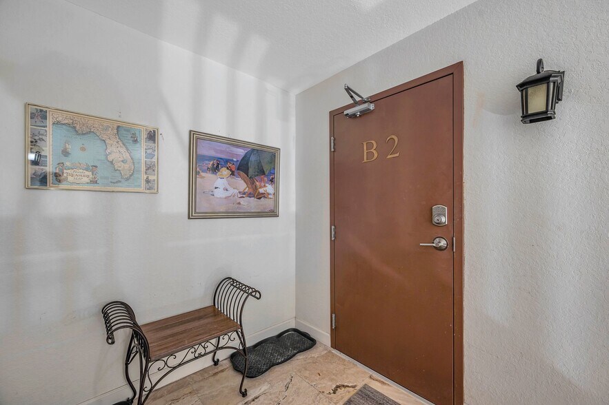 More Photos Of 1809 Gulf Blvd, Indian Rocks Beach Apartments For Sale
