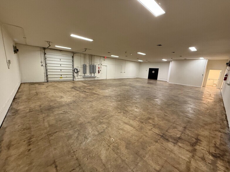 More Photos Of 107 E New Haven Ave, Melbourne General Retail For Sale