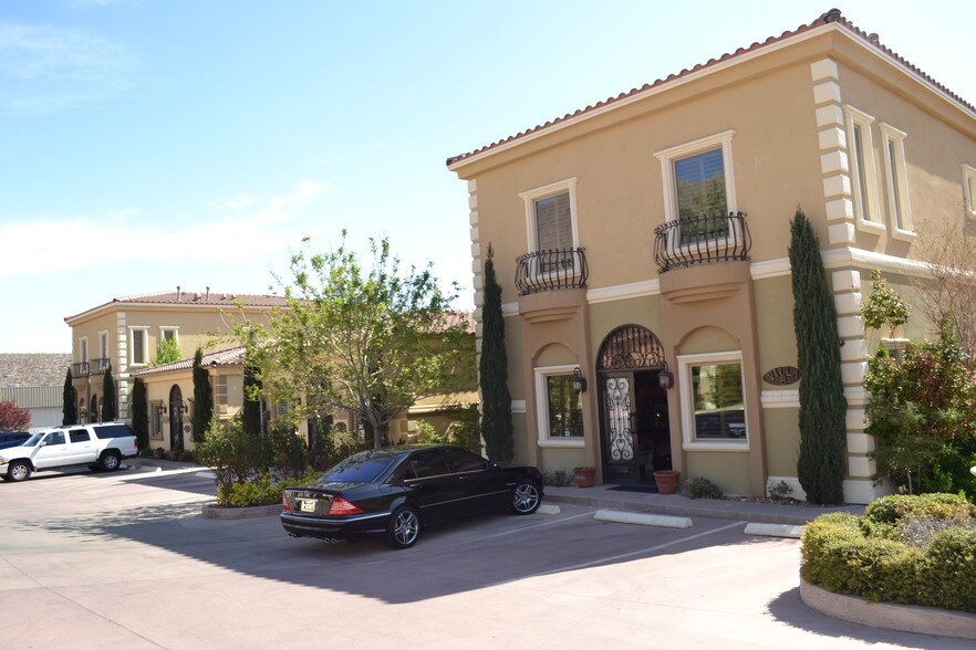 More Photos Of 154 N Festival Dr, El Paso Medical For Sale