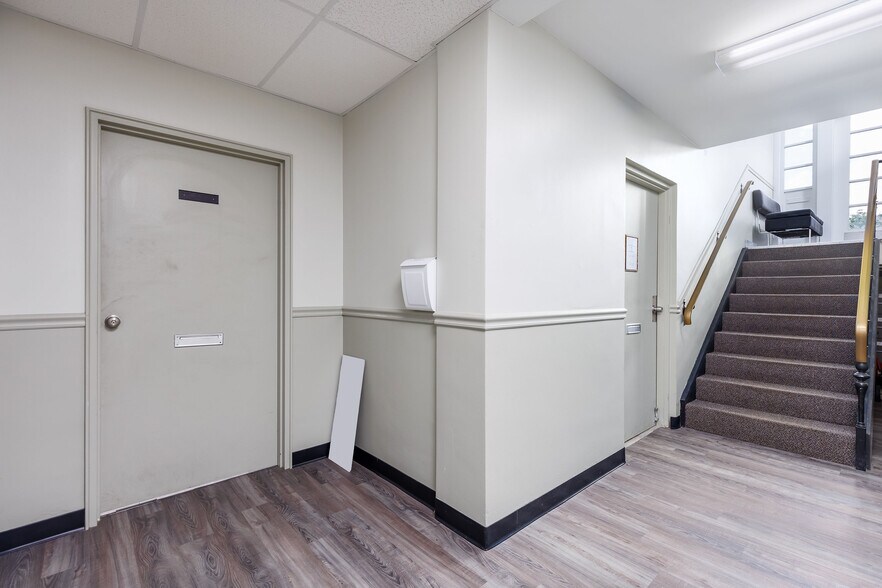 More Photos Of 2631 Erie Ave, Cincinnati Office For Lease