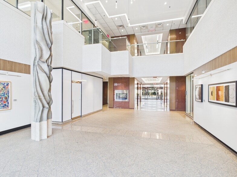 More Photos Of 2301 E Lamar Blvd, Arlington Unknown For Lease