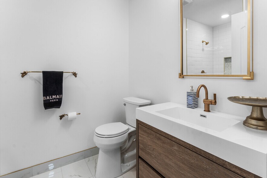 More Photos Of 801 S Olive Ave, West Palm Beach Apartments For Sale