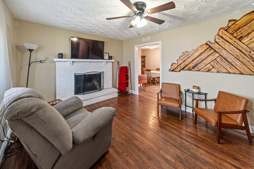 More Photos Of 3625 New Shepherdsville Rd, Bardstown Flex For Sale