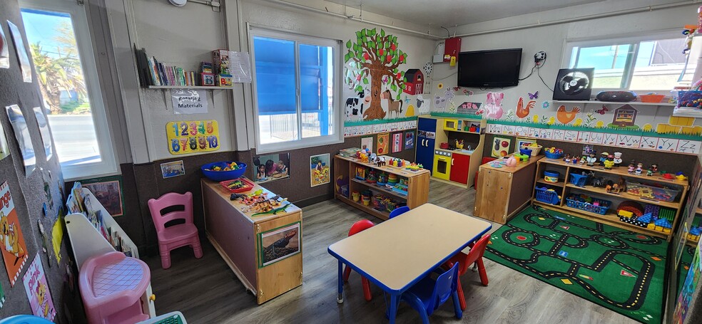 More Photos Of 3707 Vegas Dr, Las Vegas Daycare Center For Sale