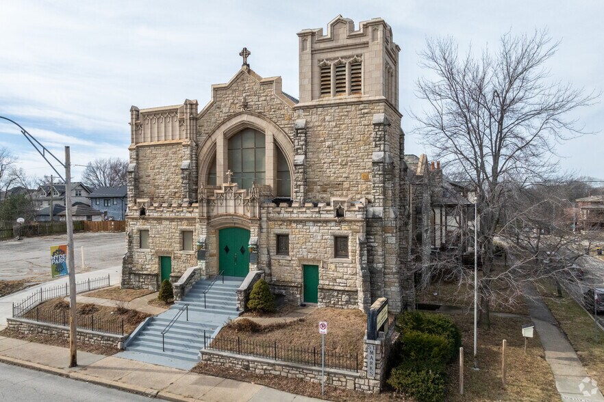 More Photos Of 3800 Troost Ave, Kansas City Office Residential For Sale
