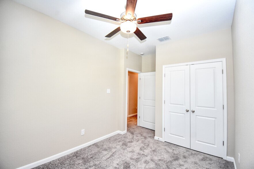 More Photos Of 6202 Oakland Rdg, San Antonio Apartments For Sale