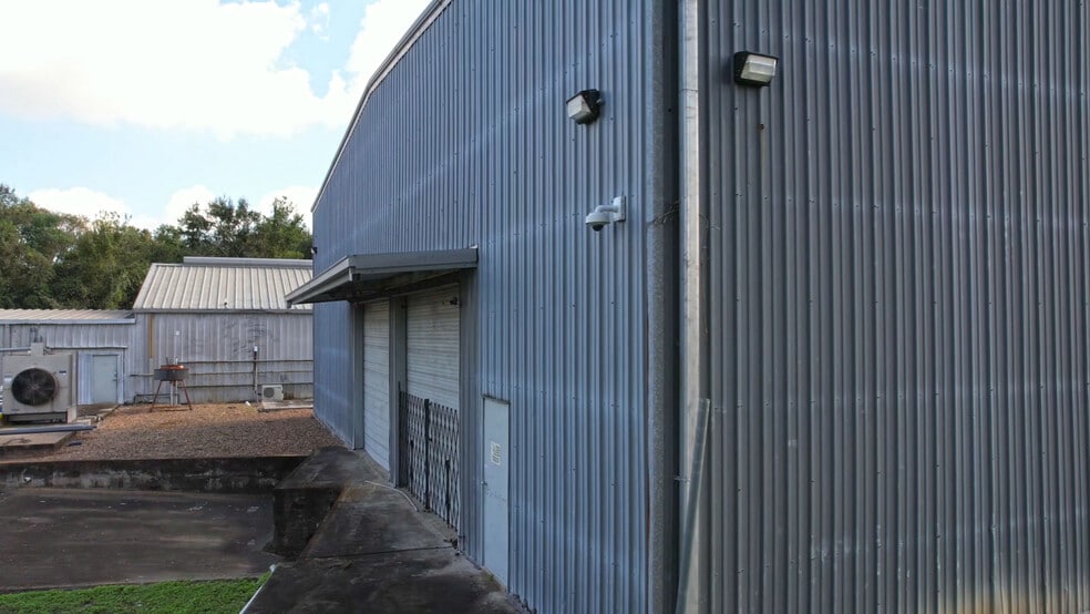 More Photos Of 13026 Rosecrest Dr, Houston Warehouse For Sale