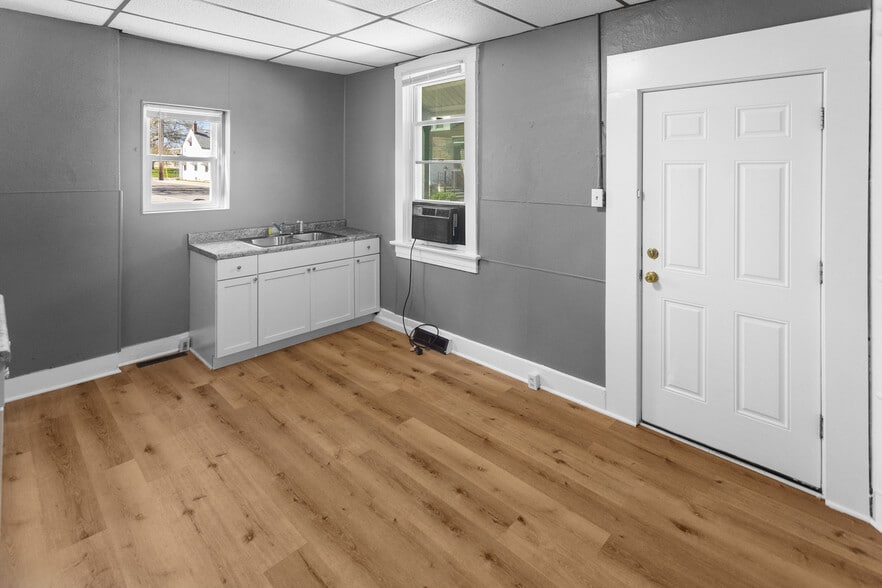 More Photos Of 31 N 14th St, Belleville Apartments For Sale