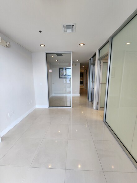 More Photos Of 18501 Pines Blvd, Pembroke Pines Office For Lease
