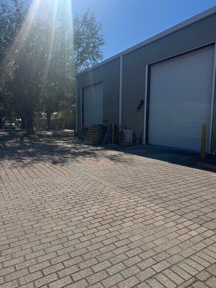 More Photos Of 4006 W Cayuga, Tampa Warehouse For Sale