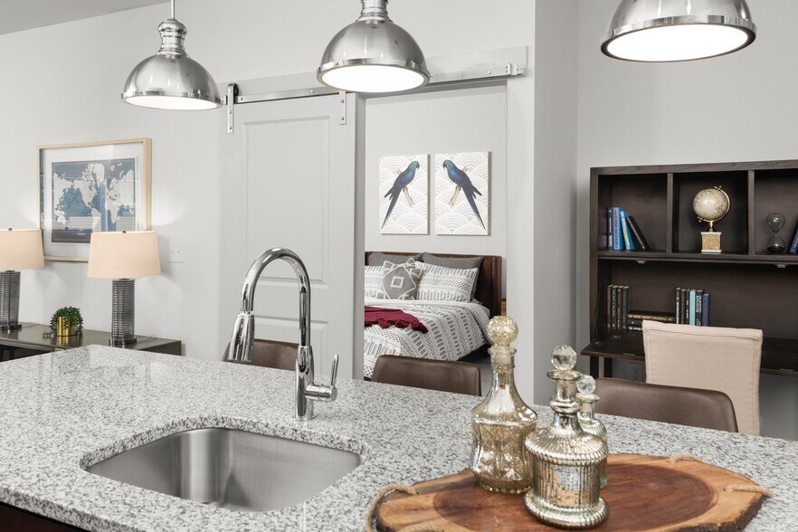 More Photos Of 5829 Madison Rd, Cincinnati Apartments For Lease