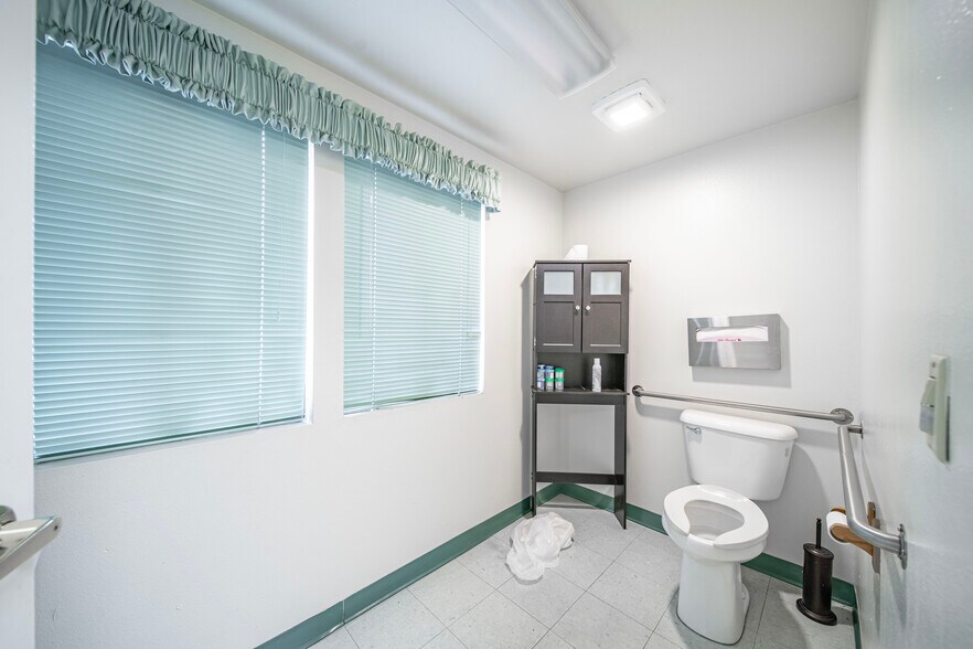 More Photos Of 315 E Route 66, Glendora Healthcare For Lease