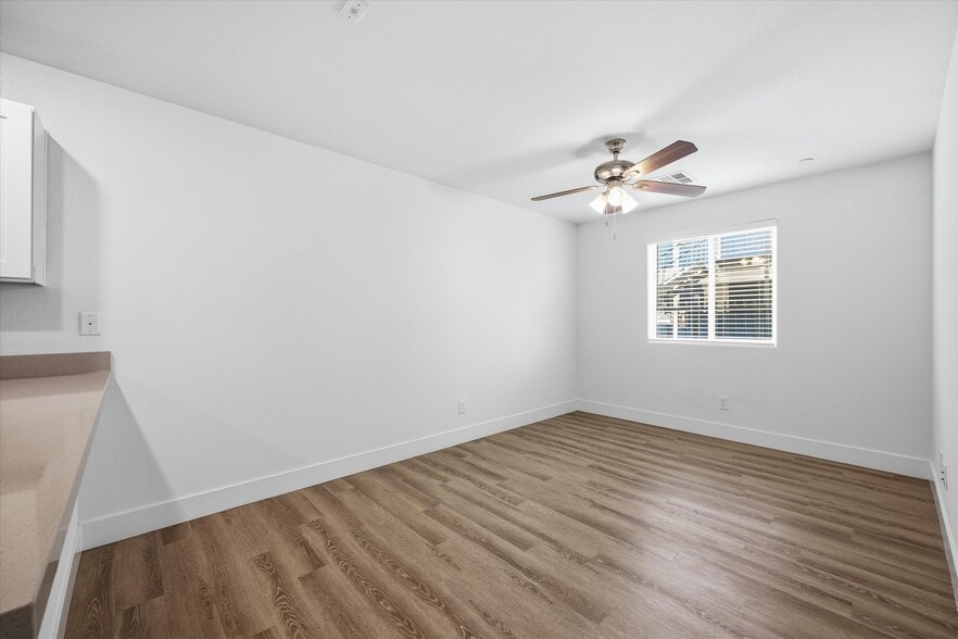 More Photos Of 1821 Santa Paula Dr, Las Vegas Apartments For Sale