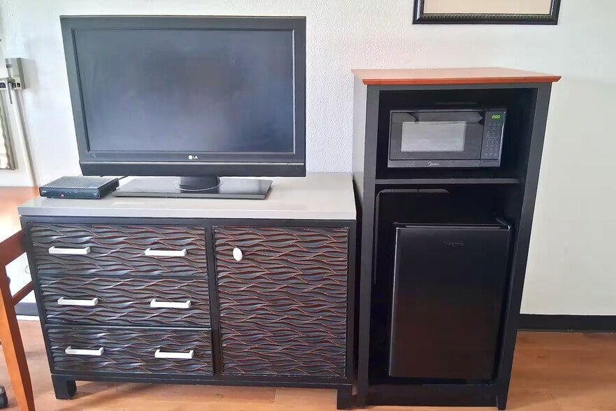 More Photos Of 1035 Fortner Rd, Metter Hotel For Sale