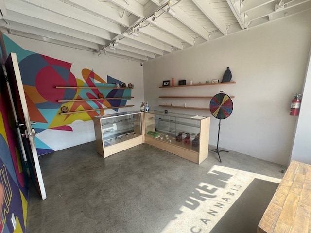 More Photos Of 11611-11615 Washington Pl, Los Angeles Storefront Retail Residential For Lease