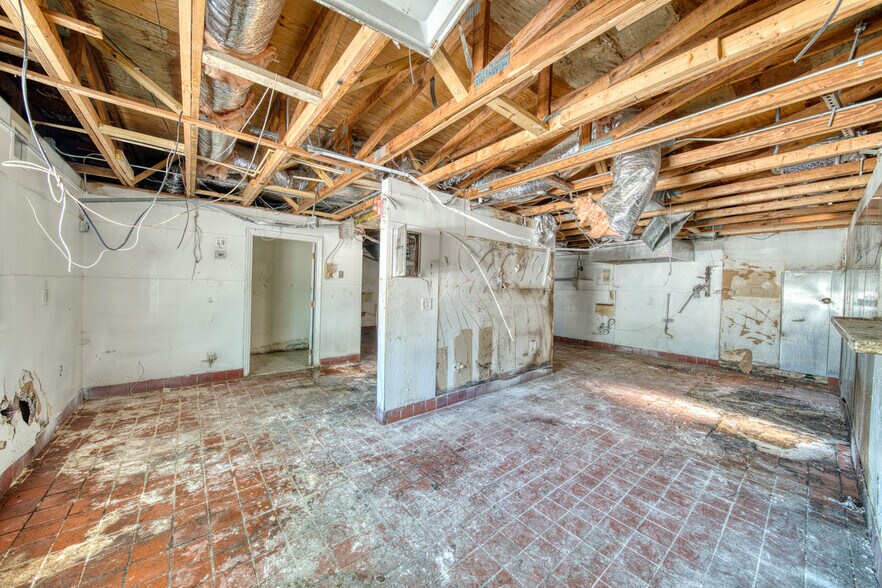 More Photos Of 601 NW 22nd Rd, Fort Lauderdale Restaurant For Sale