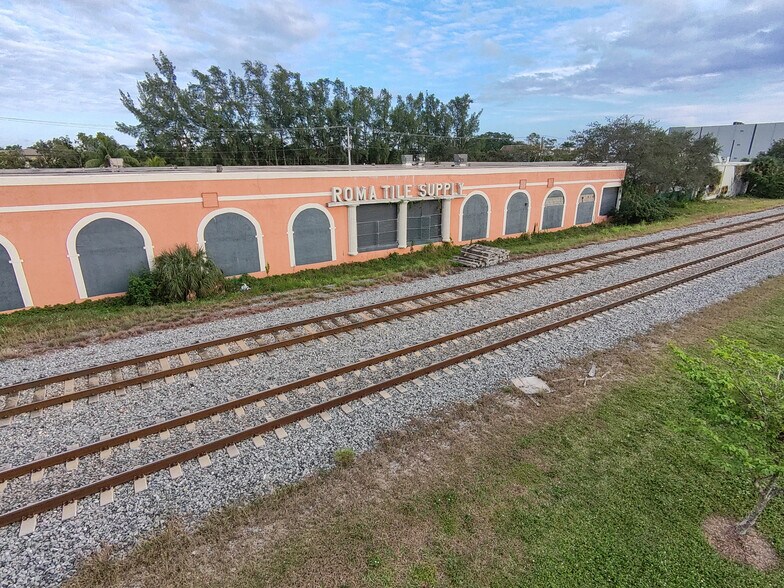 More Photos Of 5711 NE 14th Ave, Fort Lauderdale Warehouse For Lease