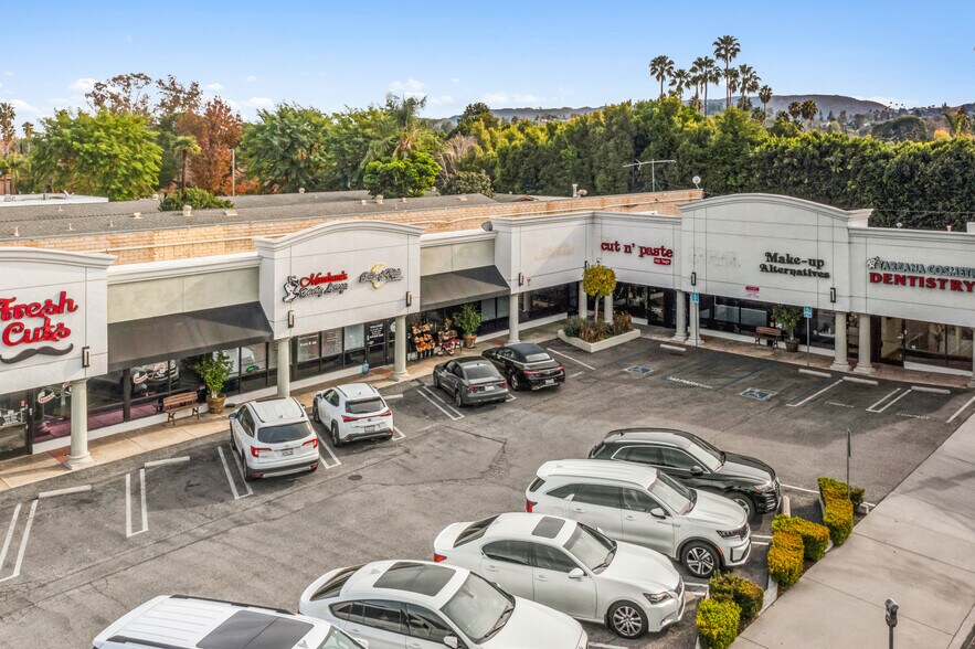 More Photos Of 19458 Ventura Blvd, Tarzana Unknown For Lease
