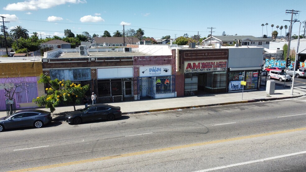 More Photos Of 3520 W Washington Blvd, Los Angeles Storefront For Lease