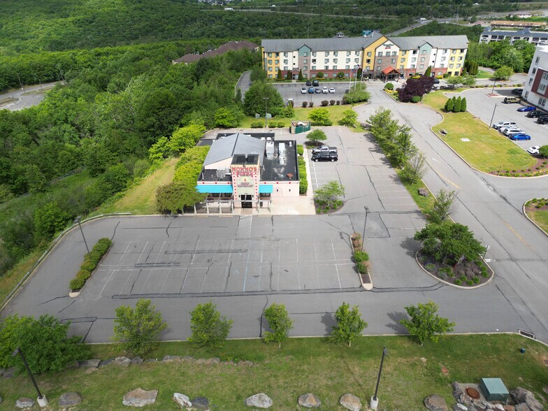 More Photos Of 6 Radcliffe Dr, Moosic Restaurant For Sale