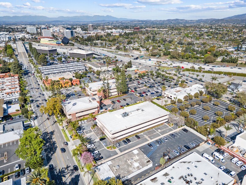 More Photos Of 2107 N Broadway, Santa Ana Loft Creative Space For Sale