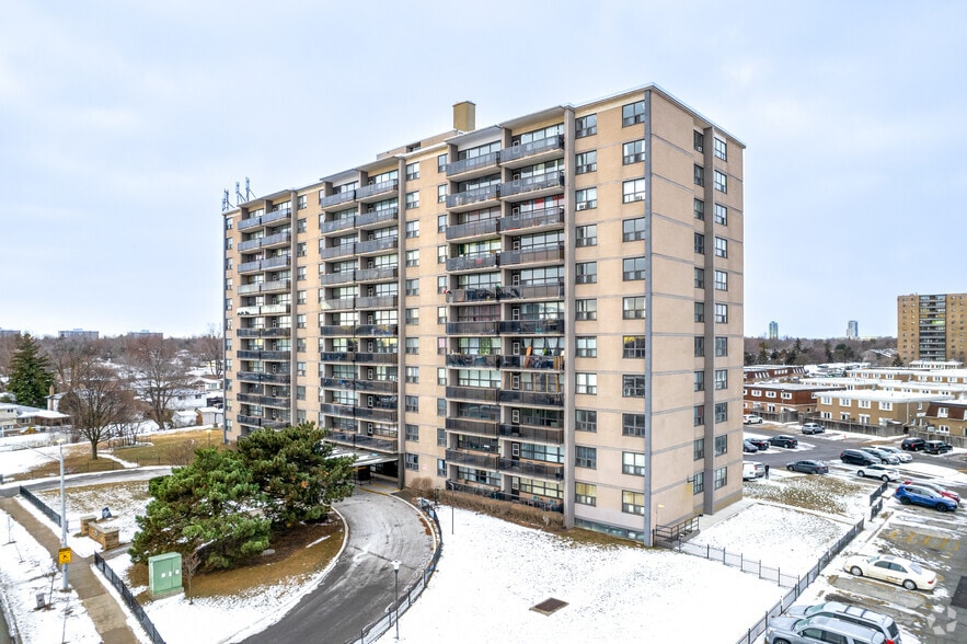 Primary Photo Of 25 Rambler Dr, Brampton Apartments For Sale