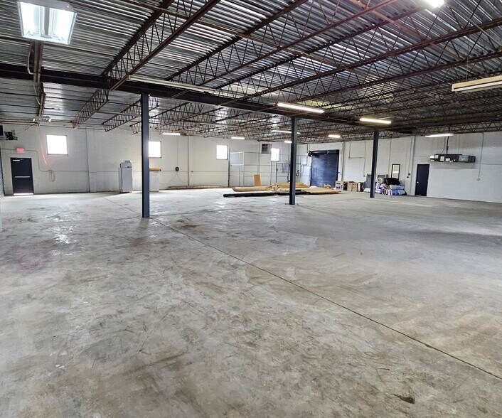 More Photos Of 6624 Quad Ave, Rosedale Warehouse For Sale