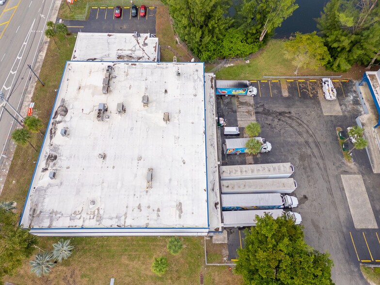 More Photos Of 9665 NW 13th St, Doral Warehouse For Lease