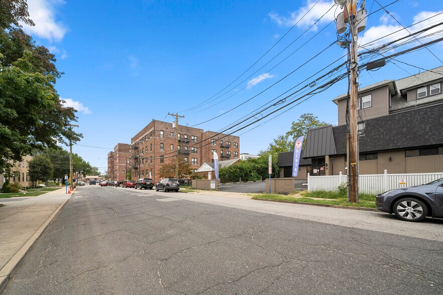 More Photos Of 35 Pangborn Pl, Hackensack Medical For Lease