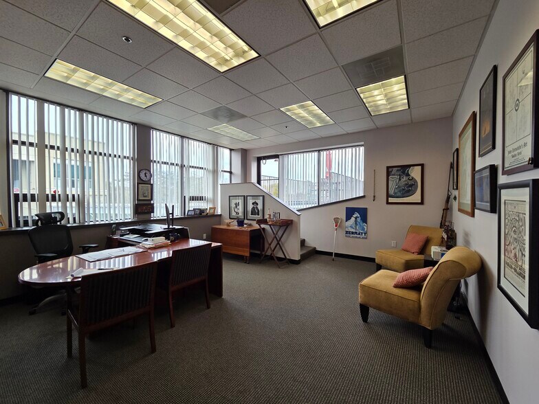 More Photos Of 900 Cummings Ctr, Beverly Medical For Lease