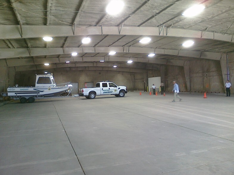 More Photos Of 170 W Commercial Ave, El Centro Warehouse For Lease