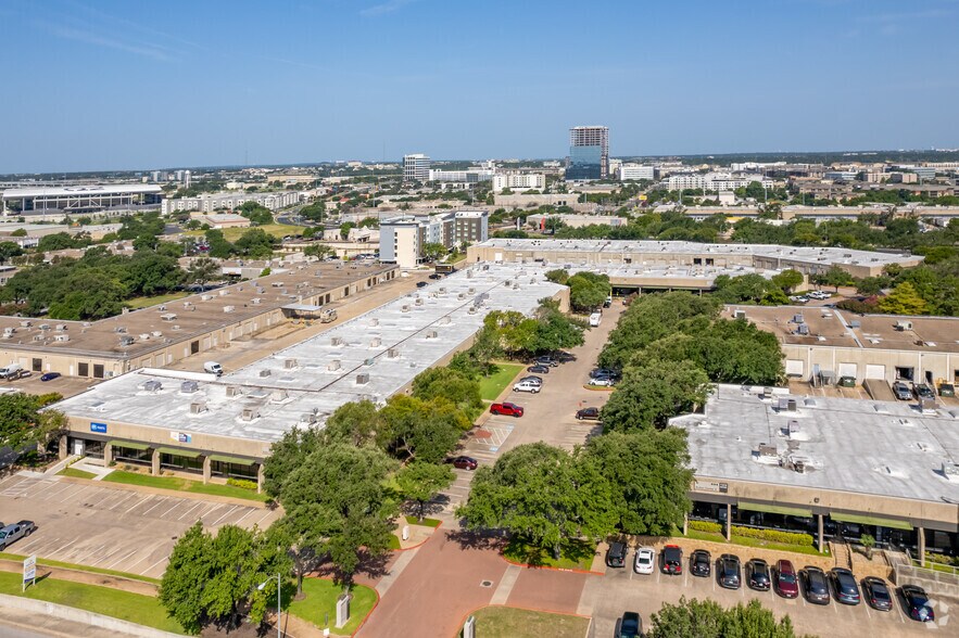 More Photos Of 11100 Metric Blvd, Austin Light Distribution For Lease
