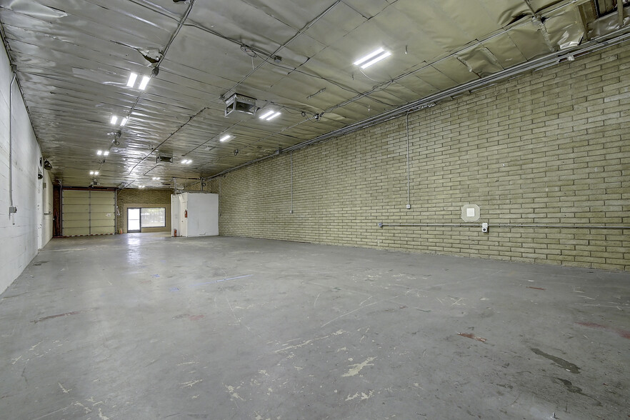 More Photos Of 2928 N 30th St, Phoenix Warehouse For Lease