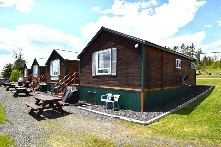 More Photos Of 109 Sinclair Rd, Sinclair Sports And Entertainment For Sale