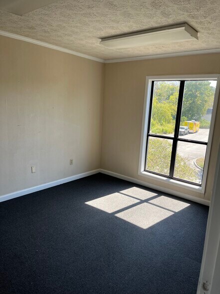 More Photos Of 351 Commercial Dr, Savannah Office Residential For Lease