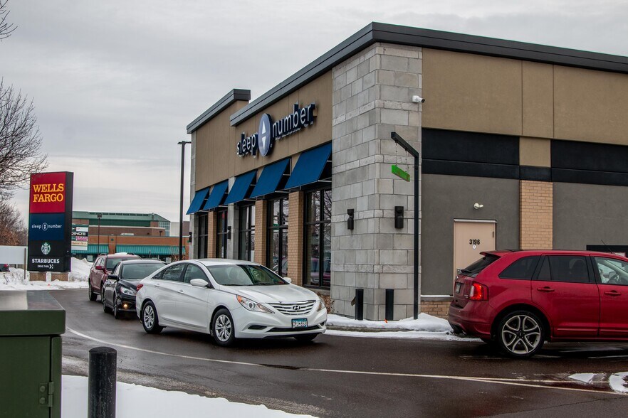 More Photos Of 3200 Main St NW, Coon Rapids Medical For Lease