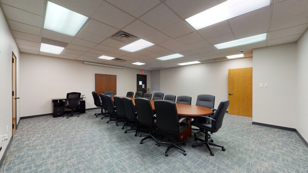 More Photos Of 4101 Clinton Dr, Houston Bank For Lease