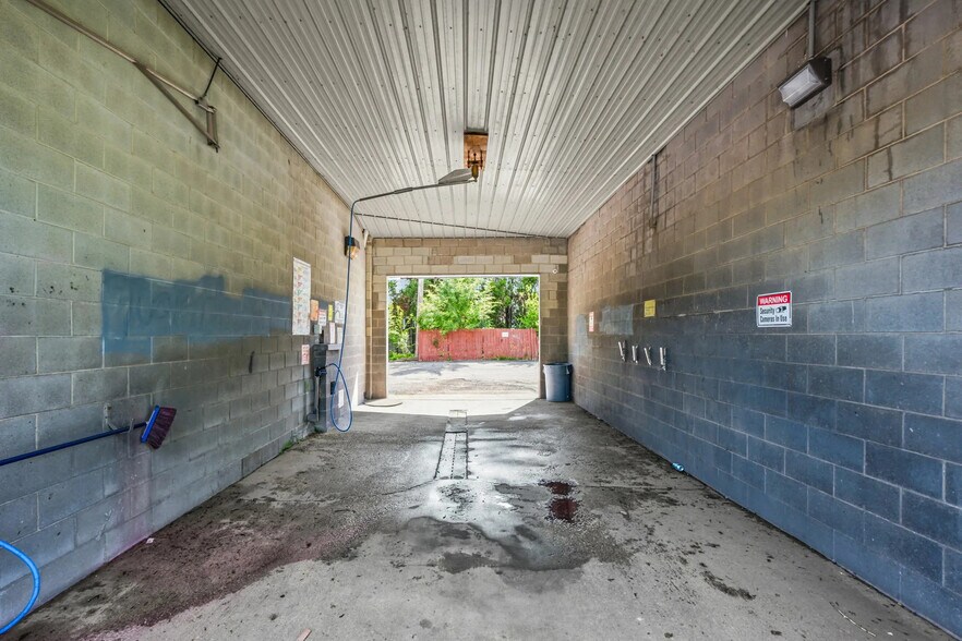 More Photos Of 3562 Lagrange St, Toledo Carwash For Sale