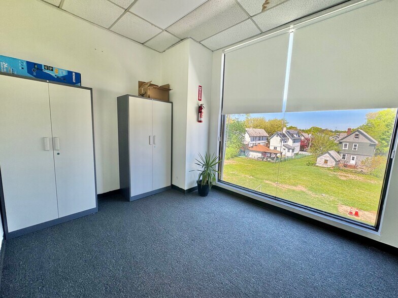 More Photos Of 1267 Forest Ave, Staten Island Storefront Retail Office For Lease