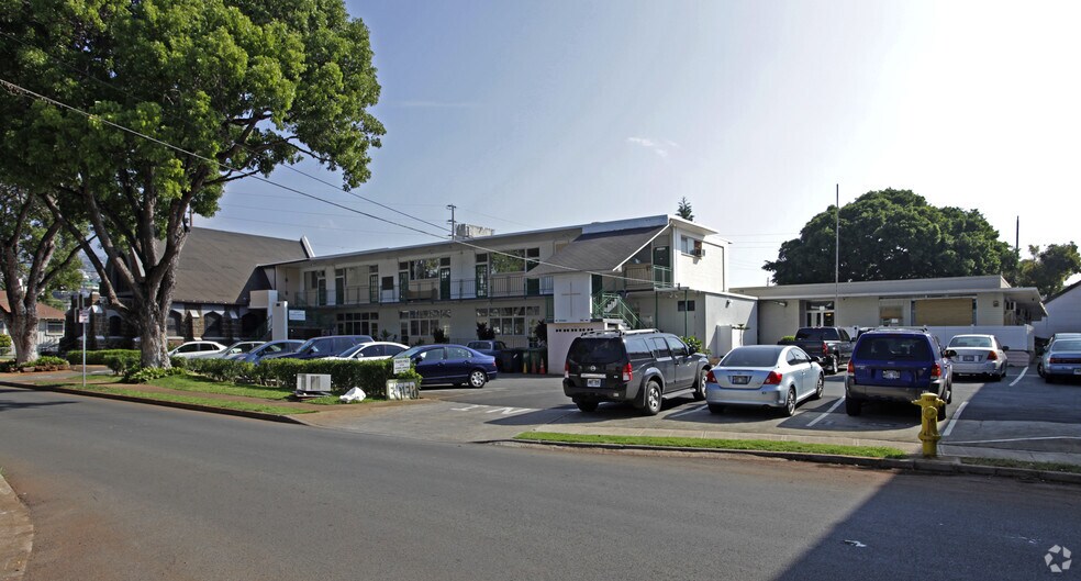More Photos Of 1041 10th Ave, Honolulu Religious Facility For Lease