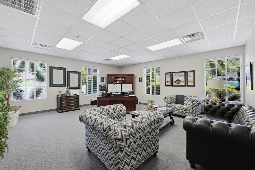 More Photos Of 1105 8th Court St SE, Hickory Office For Sale