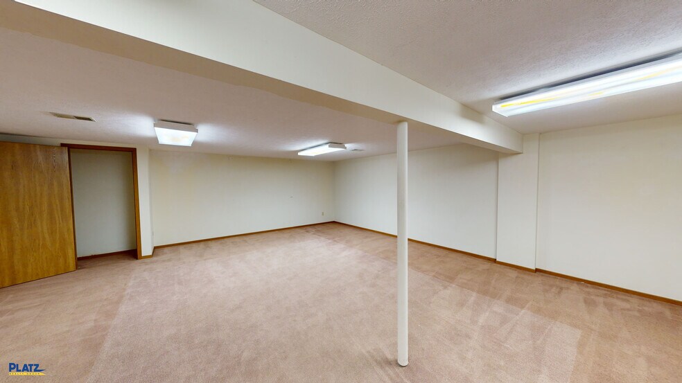 More Photos Of 7303 West Blvd, Youngstown Office For Sale