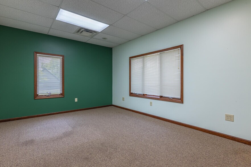 More Photos Of 1920-1930 Commerce Center Blvd, Fairborn Office For Lease
