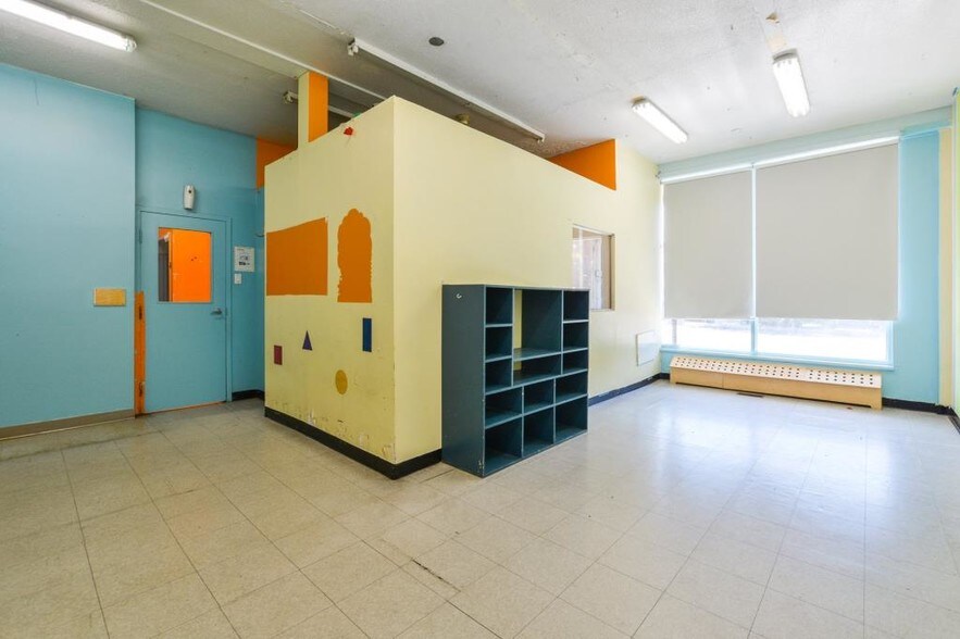 More Photos Of 6490-6498 Rue Beaubien E, Montréal Storefront Retail Office For Lease