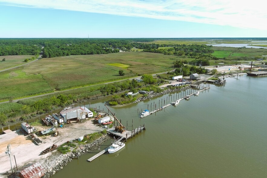More Photos Of 7021 Miller Ave, Port Norris Marina For Sale