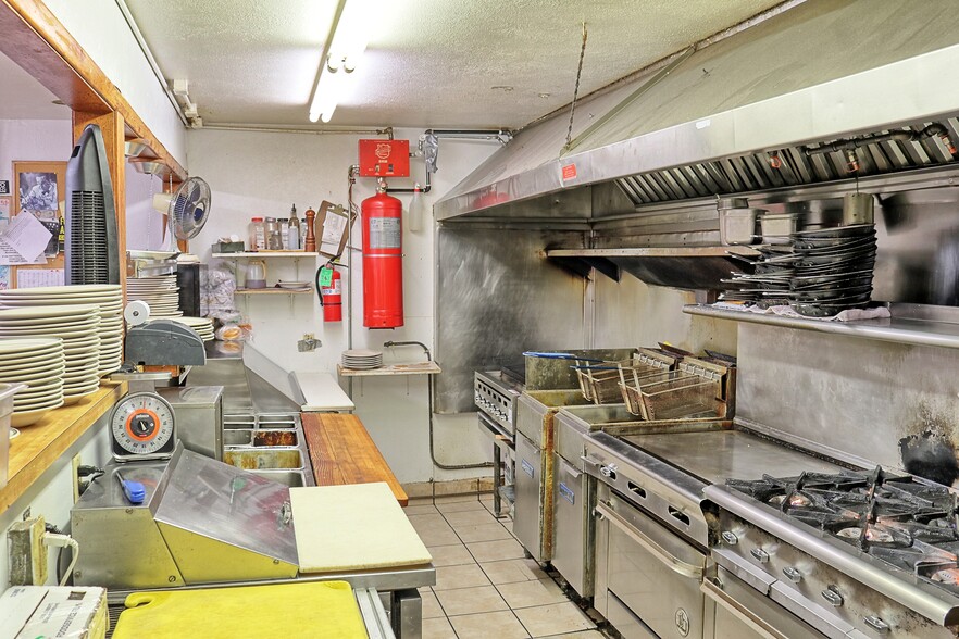 More Photos Of 29430 Ellensburg Ave, Gold Beach Restaurant For Sale